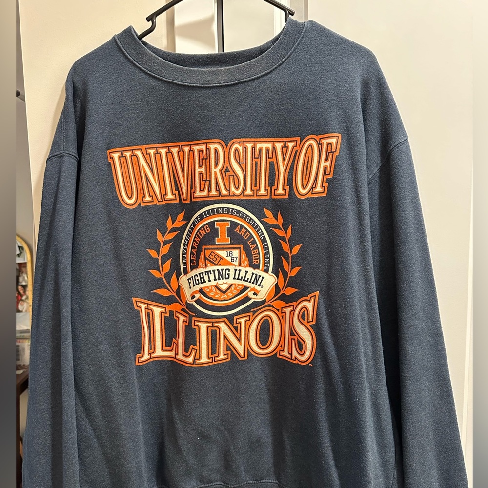 University of Illinois sweatshirt